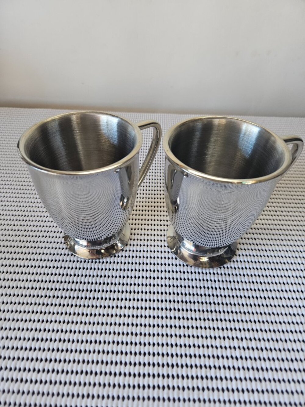Two beautiful stainless steel coffee/ tea mugs  (G4)